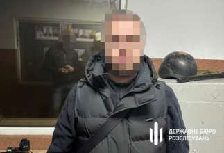 Правоохоронець незаконно переправляв чоловіків до Угорщини / Фото: t.me/DBRgovua Правоохоронець незаконно переправляв чоловіків до Угорщини / Фото: t.me/DBRgovua