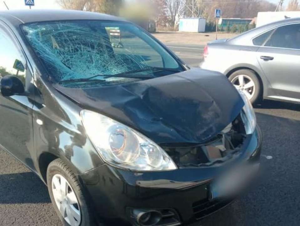 Киевлянка в Броварском районе сбила местную жительницу на своем автомобиле Nissan