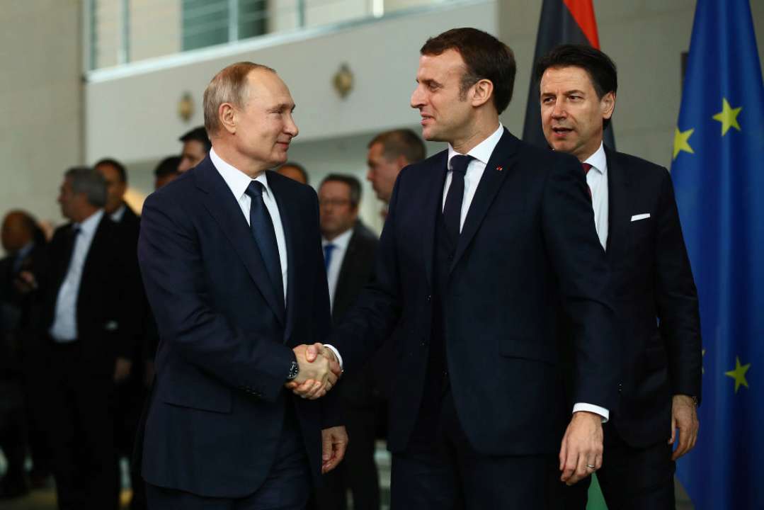 Макрон розповів, чому так часто дзвонив путіну/Фото: Getty Images