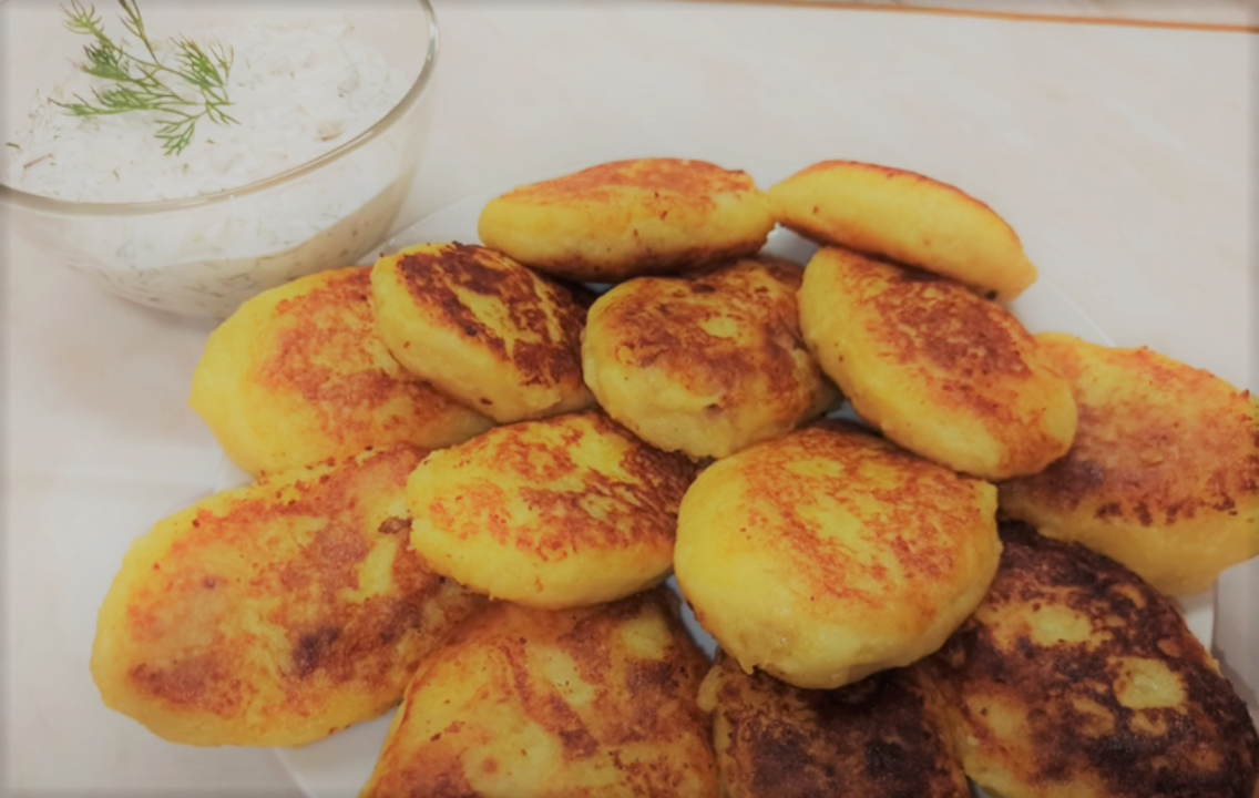 Вкусная трапеза за 40 минут: рецепт картофельных зраз с куриной печенью