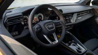 Фото: Audi Круиз-контроль по подписке: Audi показала обновленные A3 и S3. Фото