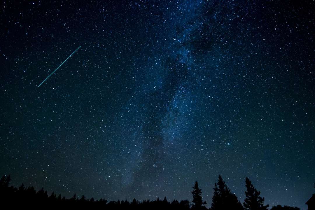 Фото: Pexels/Автор - Neale LaSalle Падающий метеорит