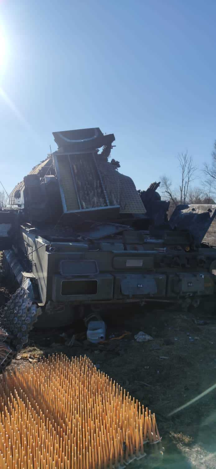 Українці розгромили танковий підрозділ РФ, який йшов на Київ/Фото: facebook.com/kommander.nord Українці розгромили танковий підрозділ РФ, який йшов на Київ