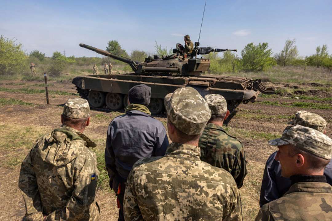 На Донбасі українські захисники успішно відбили 9 атак: знищено ворожі танки та безпілотники