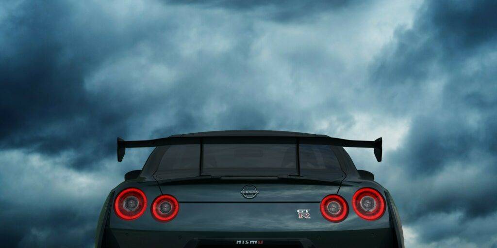 Фото: Nissan Nissan показала первые фото обновленной культовой модели GT-R