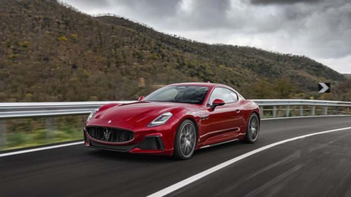 Фото: Maserati Очередной итальянский шедевр: Maserati показала подробные фото новых GranTurismo