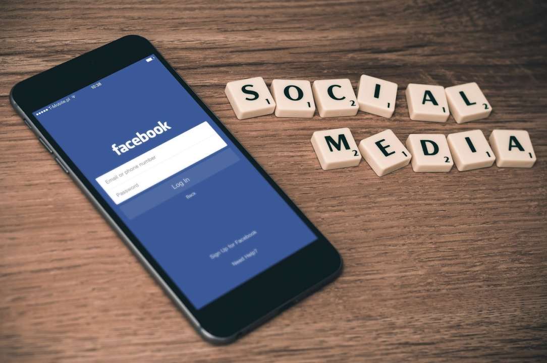 Мошенники выманивают пароли от соцсетей у украинцев / Фото: Pixabay Мошенники охотятся на аккаунты украинцев: как не стать жертвой