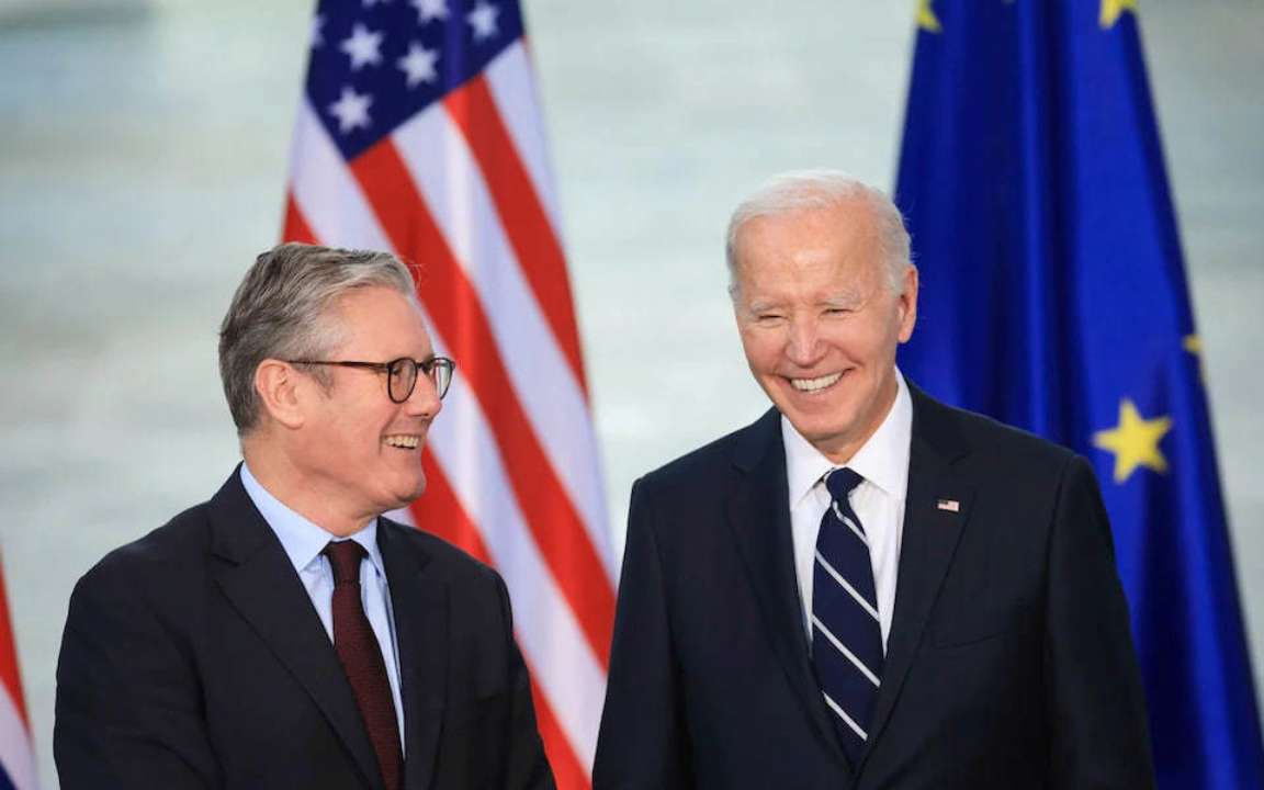 Стармер потребует, чтобы Байден передал Украине $20 млрд/Фото: Bloomberg Стармер потребует, чтобы Байден передал Украине $20 млрд, до того, как Трамп придет к власти — СМИ