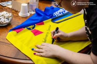 Украина вернула из рф ребенка защитников Мариуполя/Фото: Омбудсмен Лубинец Дмитрий Украина вернула из рф ребенка защитников Мариуполя/Фото: Омбудсмен Лубинец Дмитрий