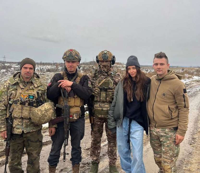 Надя Дорофєєва відвідала військових на Донеччині: привезла партію дронів
