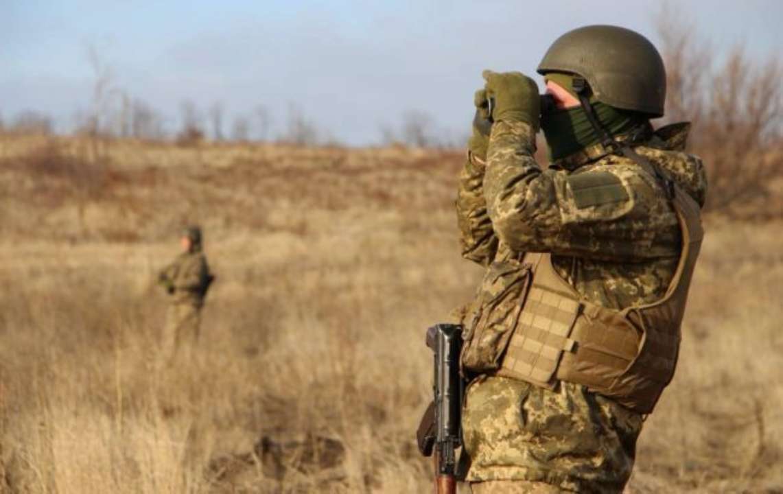 На Донбассе боевики обстреляли украинские позиции: погиб военный