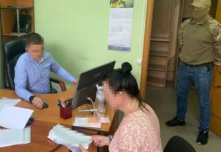 Правоохоронці затримали українку, яка працювала на окупантів у Кривому Розі / Фото: t.me/pgo_gov_ua Правоохоронці затримали українку, яка працювала на окупантів у Кривому Розі / Фото: t.me/pgo_gov_ua