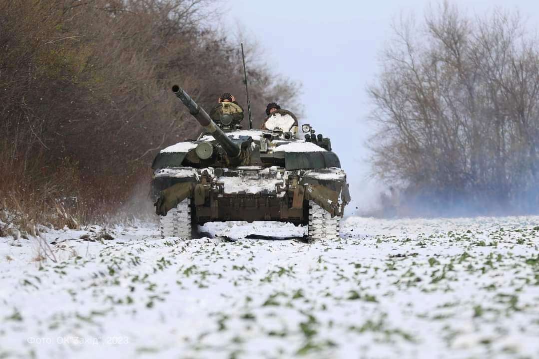 В Чорному морі знаходиться 2 ворожі кораблі які є носіями крилатих ракет "калібр", загальний залп до 8 ракет
