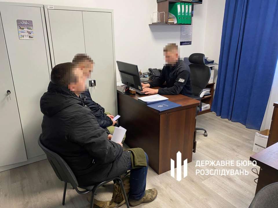 Повідомлено про підозру військовому, який не скасував виплати підлеглій, відсутній на службі