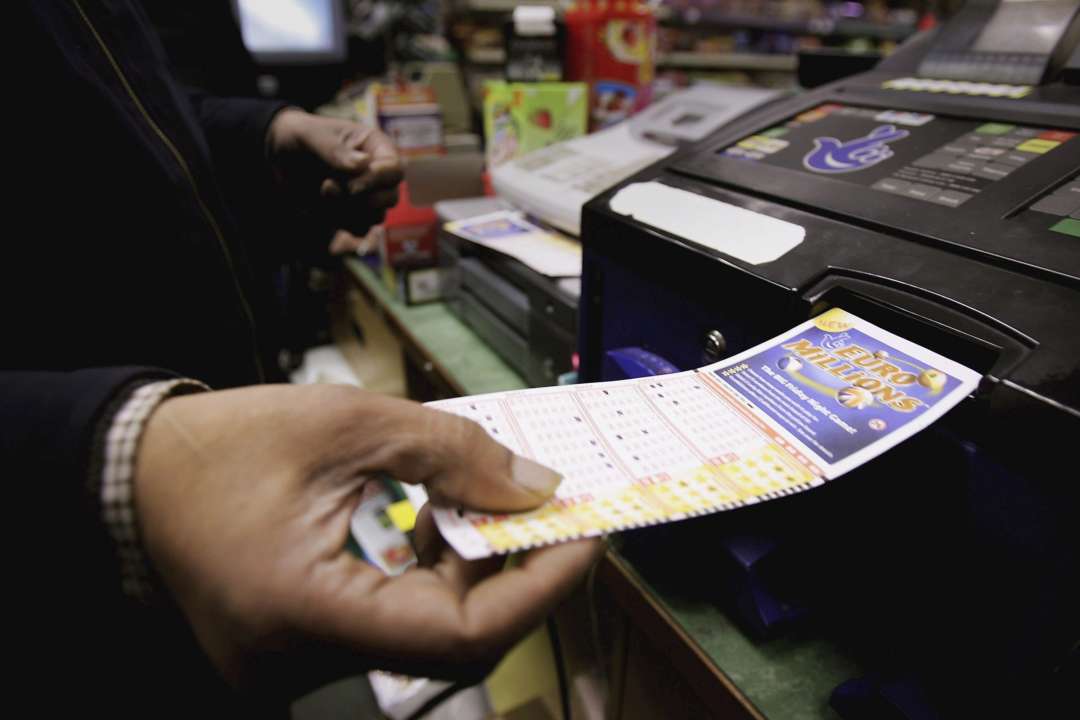 У Німеччині жінка тижнями носила виграшний лотерейний квиток на €33 млн й не підозрювала про це