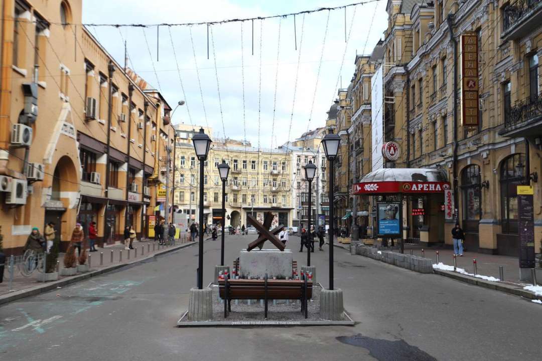 Місто також продовжує працювати над упорядкуванням паркування в місті, зокрема і біля Бессарабської площі Місто також продовжує працювати над упорядкуванням паркування в місті, зокрема і біля Бессарабської площі