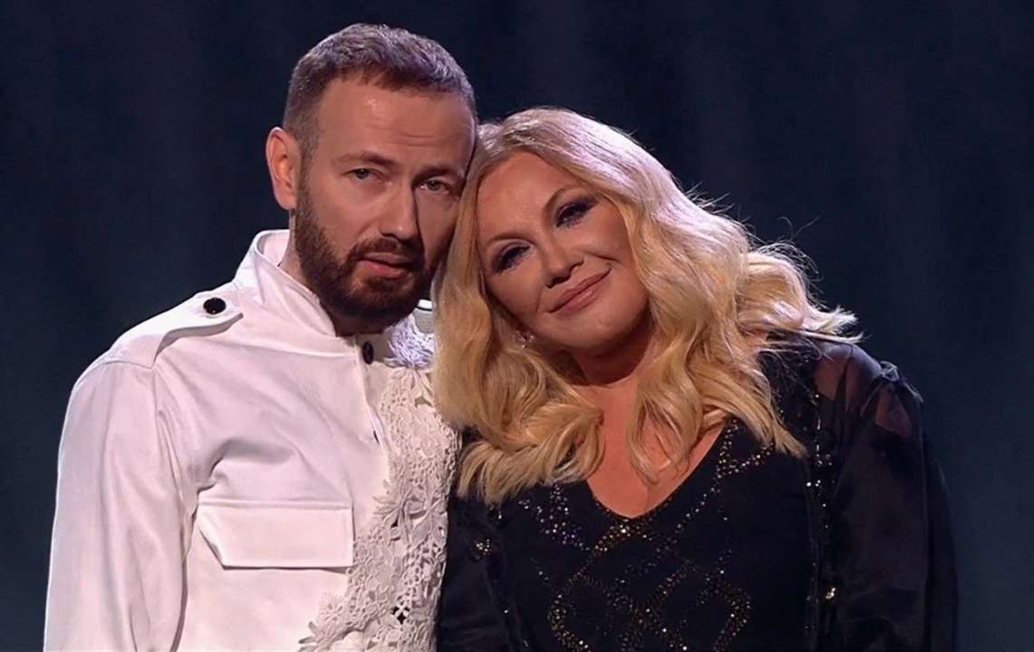 Таїсія і Денис Повалій / Фото з соцмереж Син Таїсії Повалій обурився через конфіскацію майна співачки: "Проти чого тоді воюємо?"