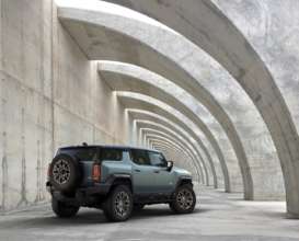 Фото: GMC Hummer випустять повністю електричний позашляховик