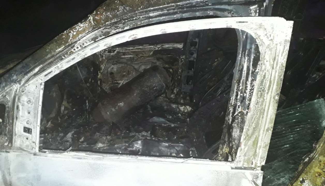 В Латвии мужчина нарушил комендантский час и подорвал свой автомобиль, чтобы избежать наказания