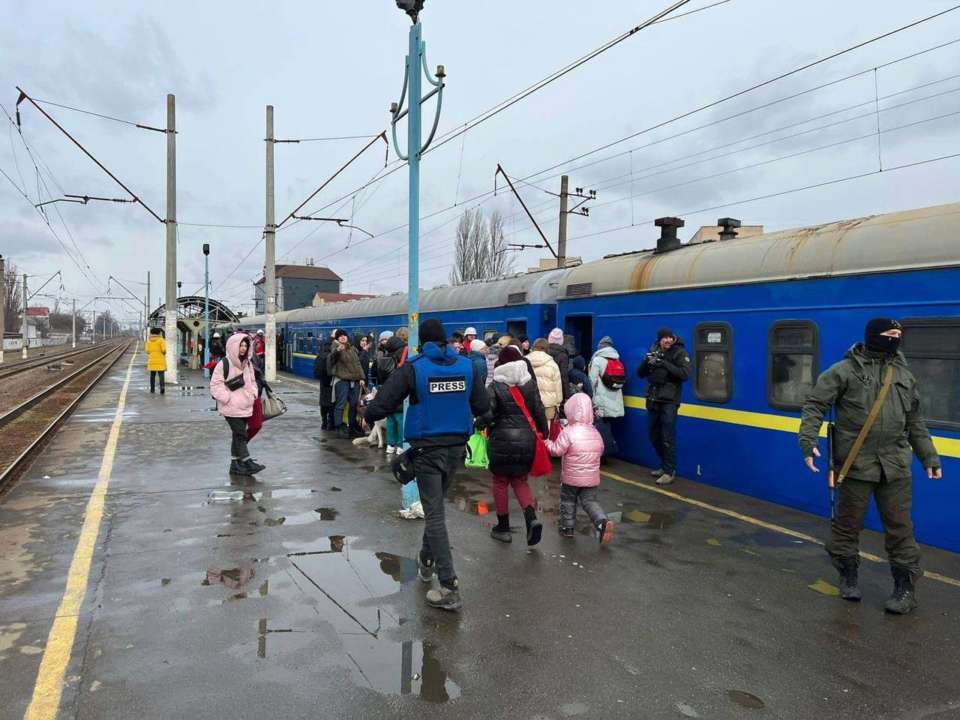 Укрзалізниця призначила додаткові потяги на вечір 4 березня