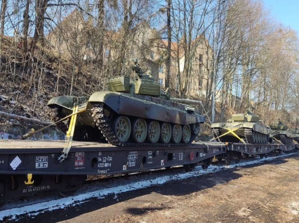 Чехия отправила технику