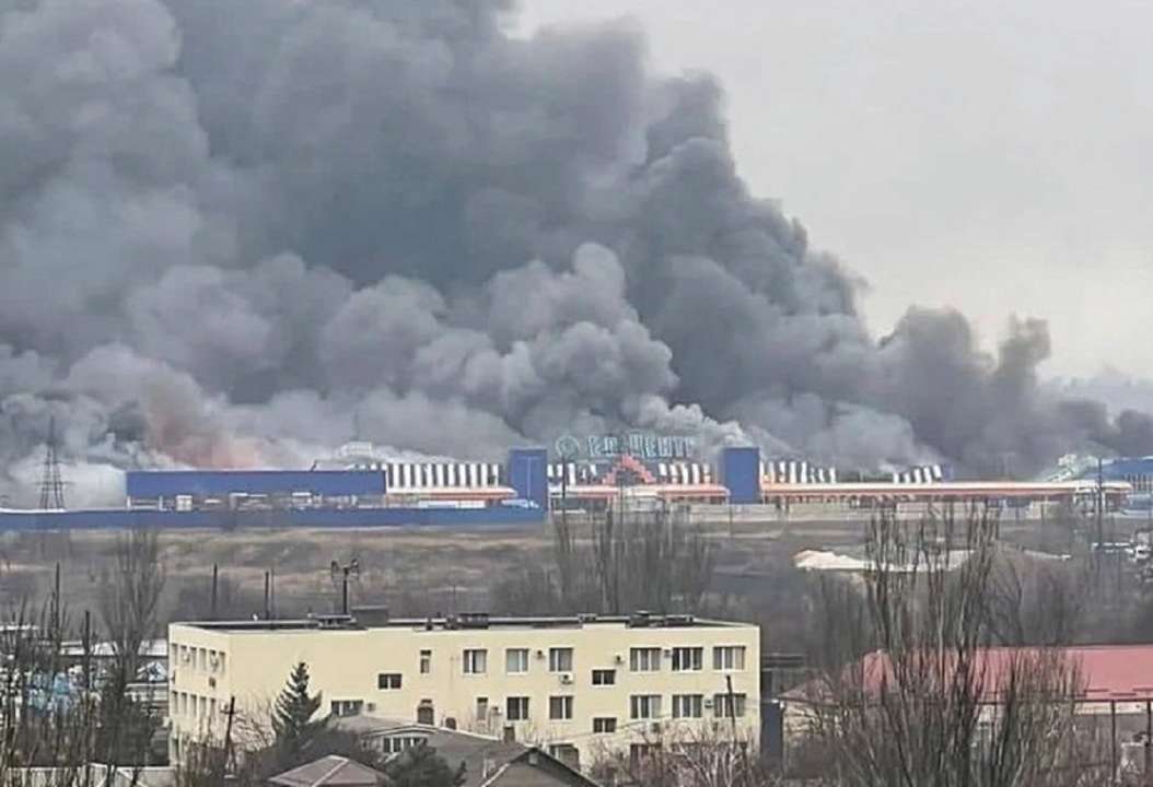 У Маріуполі для переміщення видають спецперепустки/Фото: wikipedia У Маріуполі для переміщення видають спецперепустки