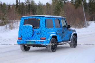 Фото: Carscoops Із зарядкою замість запаски: з’явилися шпигунські фото нового Mercedes EQG