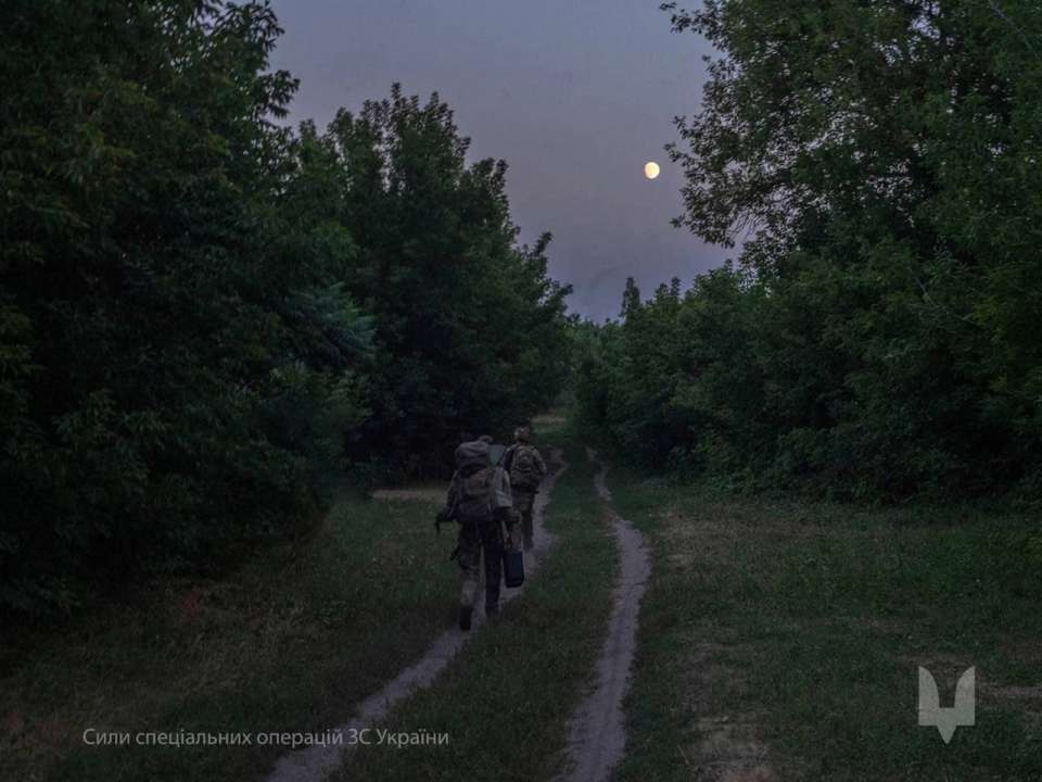 Украинские операторы ССО отправляются на ночное задание. Курская область, 2024 год / Фото: ССО Украинские военные