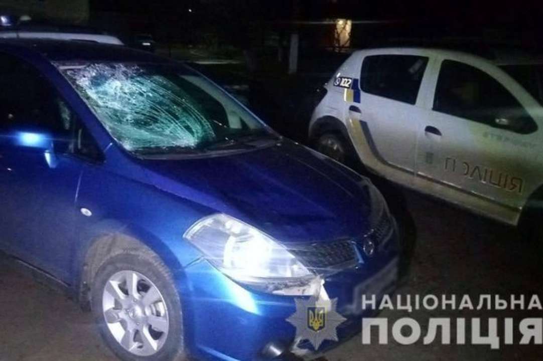 В Одесской области мужчина сбил девушку и поехал дальше