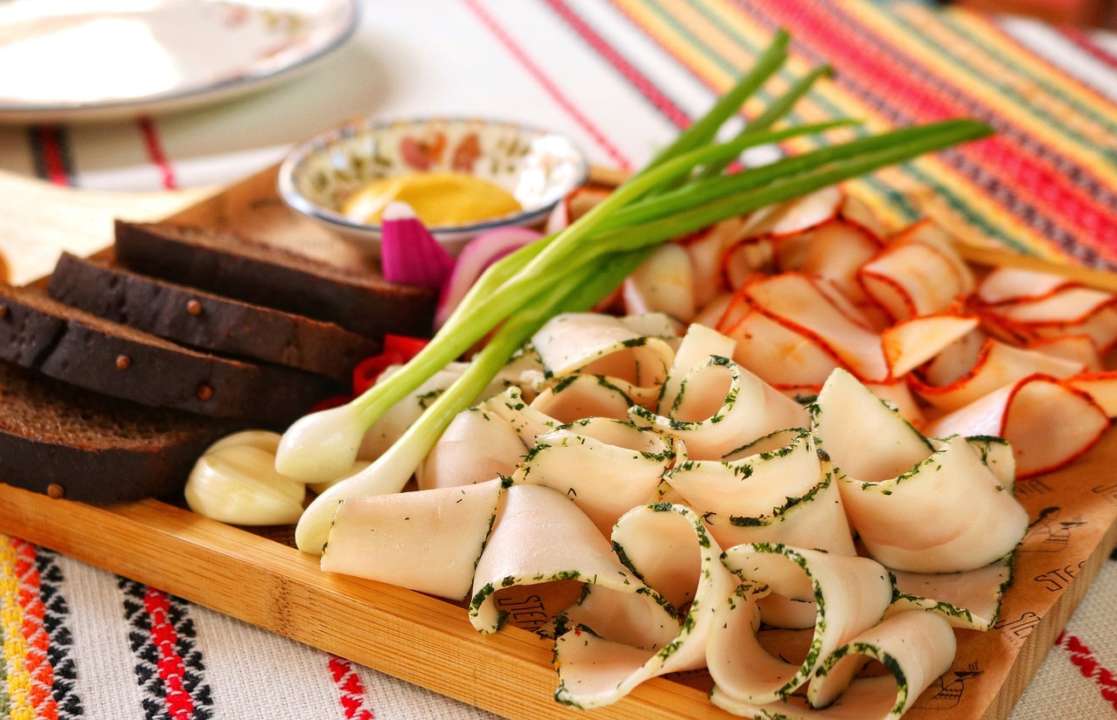 Готуємо сало з часником на зиму: покроковий рецепт/Фото: Pixabay Як законсервувати сало з часником на зиму: простий рецепт смачної закуски