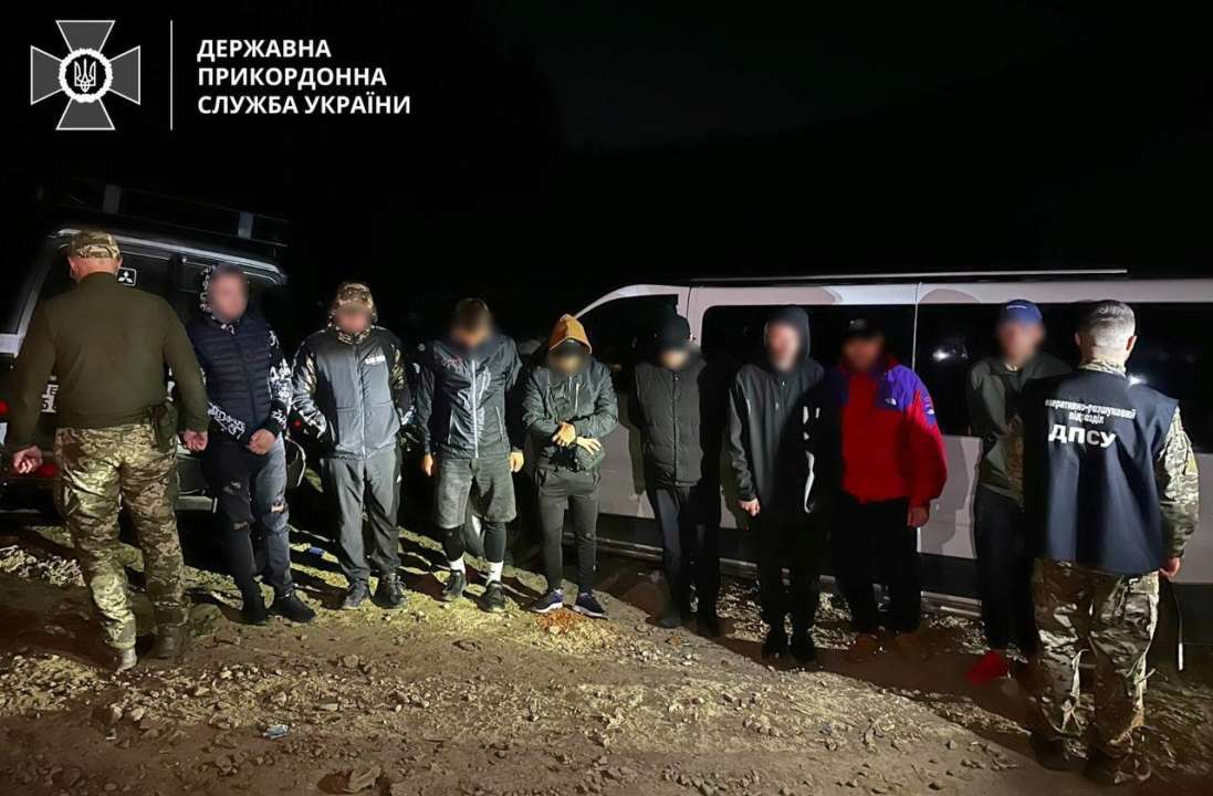 Путешествие не удалось: на границе задержали 7 уклонистов, которые пытались прорваться в Румынию