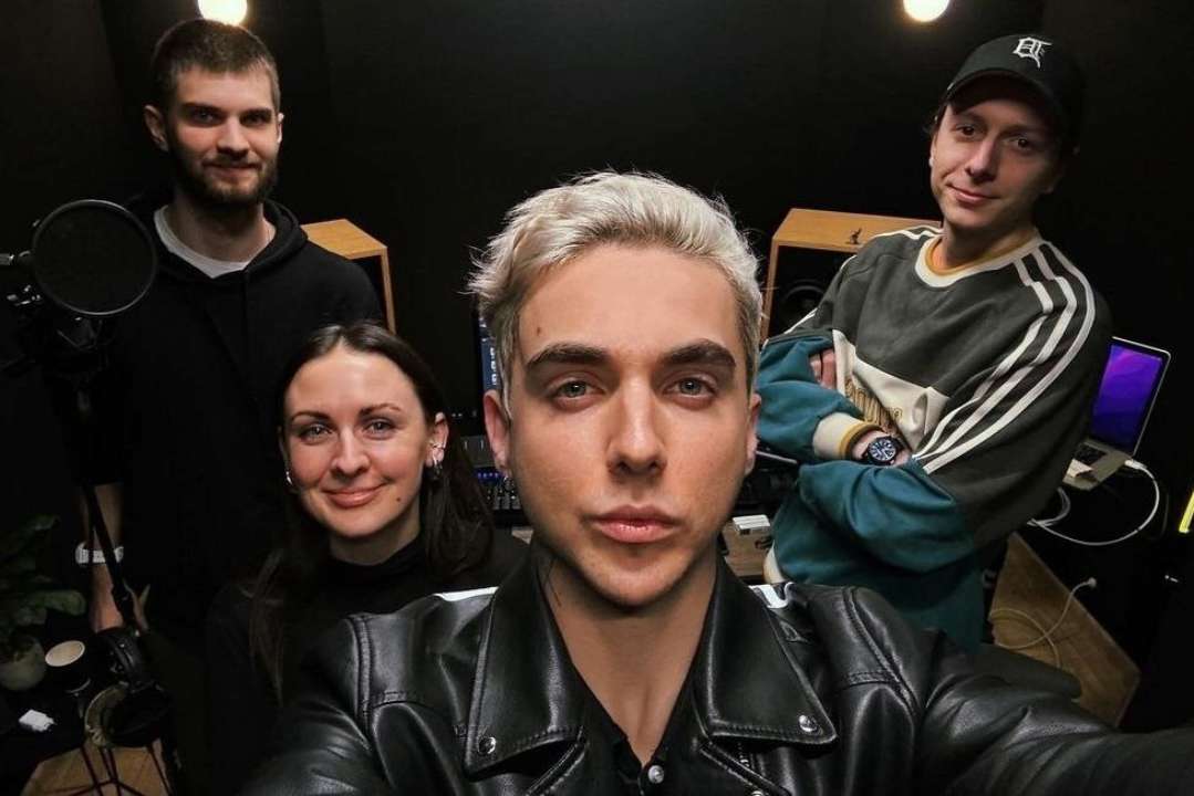 MELOVIN готовит песню с иностранной певицей: фанаты уже догадываются