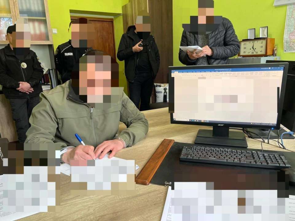 Посадовцю РДА Київщини, який скоїв ДТП з чотирма постраждалими, повідомили про підозру Посадовцю РДА Київщини, який скоїв ДТП з чотирма постраждалими, повідомили про підозру