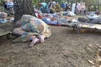 Армія рф обстріляла Суми: бомба влучила в геріатричний пансіонат/Фото: ДСНС Армія рф обстріляла Суми: бомба влучила в геріатричний пансіонат/Фото: ДСНС
