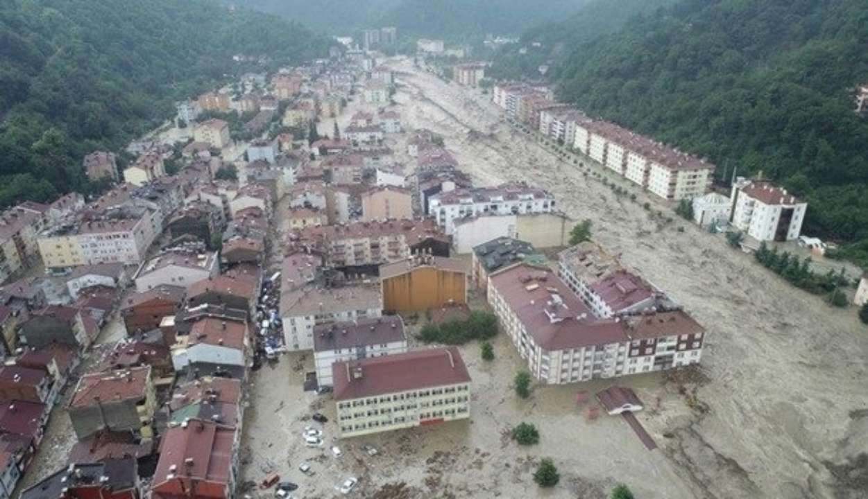 Фото: EPA Наводнения в Турции унесли жизни 38 человек