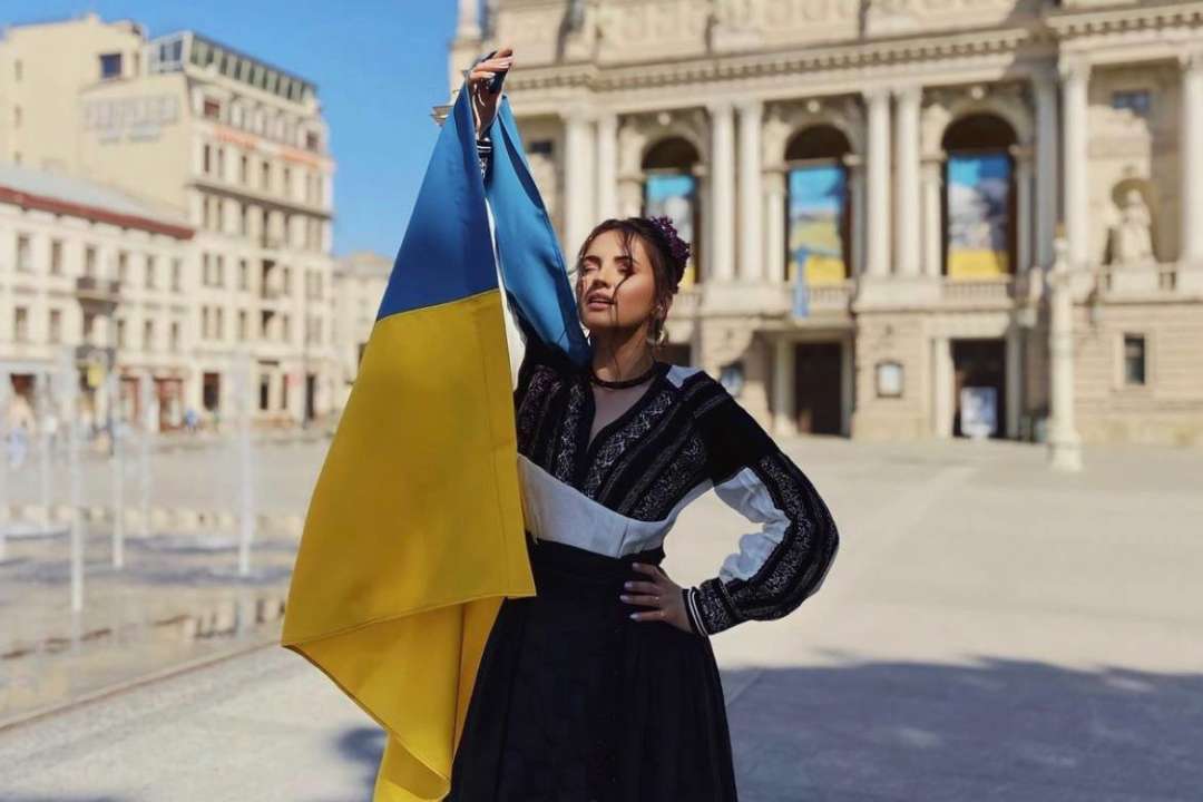 Оля Цыбульская перевела хит Лободы на украинский/Фото: cybulskaya/instagram Оля Цыбульская перевела хит Лободы на украинский