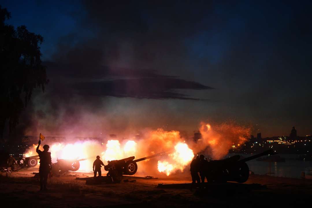 "Вторая армия мира": россияне покупают оружие в Северной Корее/Фото: Getty Images Российские артиллеристы на праздновании Дня Победы