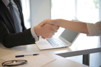 В Україні на одну вакансію претендує дев’ять безробітних/Фото: pexels Робота в Україні: скільки безробітних претендує на одну вакансію