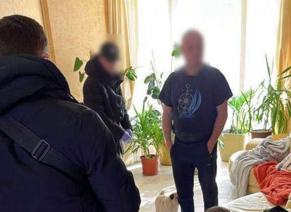 Правоохранители поймали предателя, который служил врагу ради квартиры в Крыму / Фото: t.me/pgo_gov_ua
