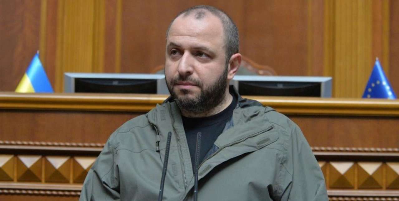 Министр обороны Рустем Умеров отчитался о сделанном за неделю Министр обороны Рустем Умеров отчитался о сделанном за неделю