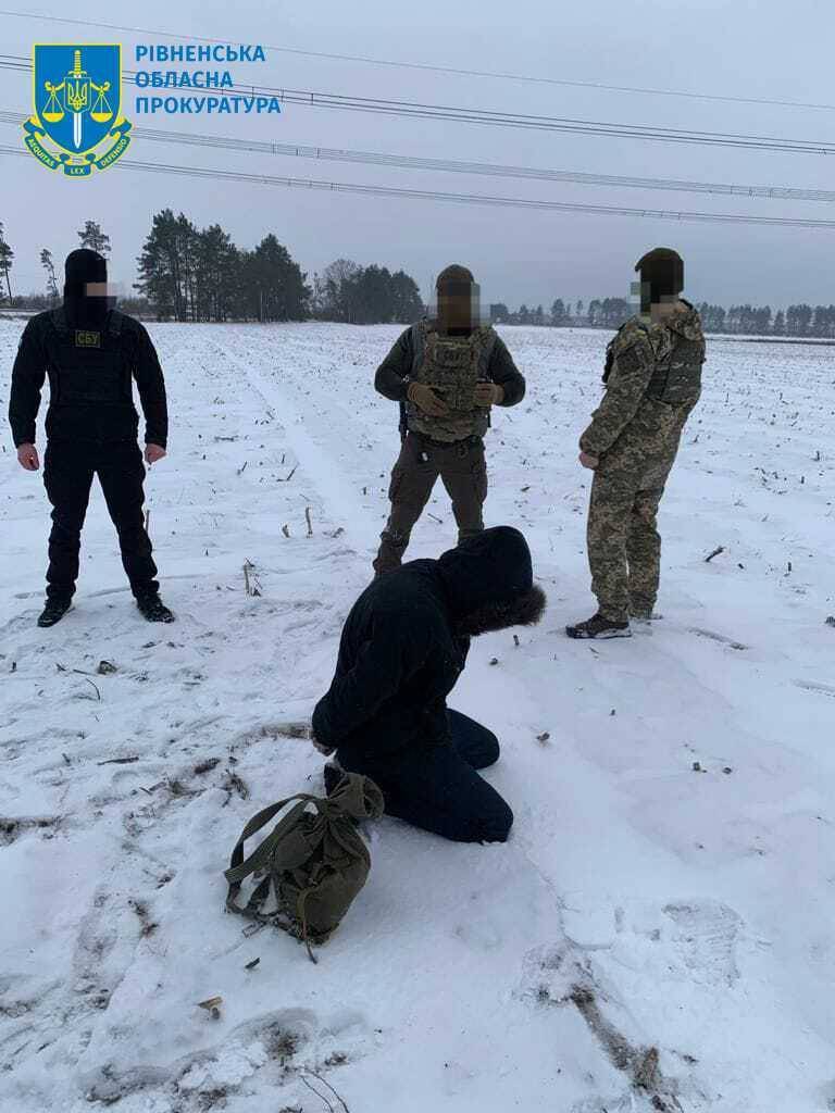 На Рівненщині затримали "вагнерівця", який готував диверсію на об’єкті енергетичної інфраструктури/Фото: СБУ, Офіс генпрокурора На Рівненщині затримали "вагнерівця", який готував диверсію на об’єкті енергетичної інфраструктури/Фото: СБУ, Офіс генпрокурора