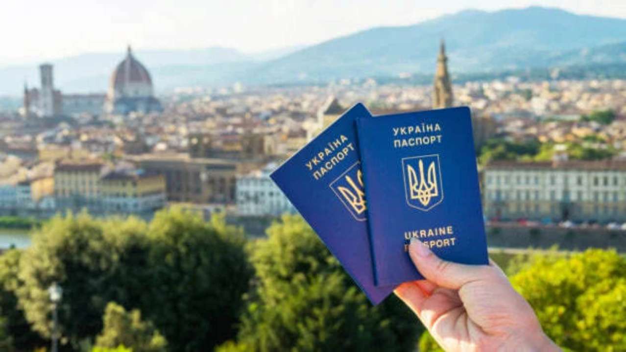 Кабмін затвердив порядок іспитів з основ Конституції та історії України для отримання громадянства