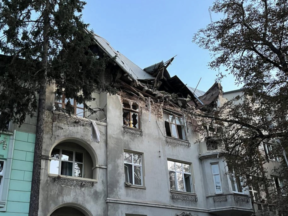 Последствия вражеской атаки Во Львове 17 пострадавших, в Кривом Роге попадание в гражданский объект: последствия обстрелов рф
