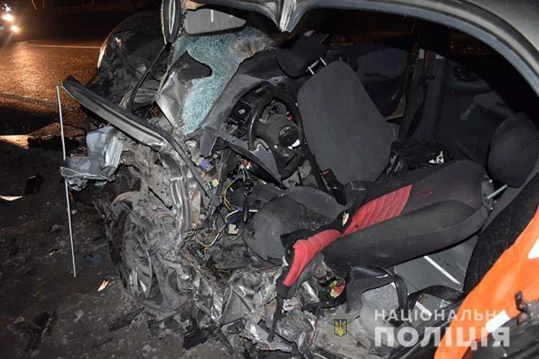 Под Тернополем в ДТП погибла семья / Фото: Нацполиция Под Тернополем в ДТП погибла семья / Фото: Нацполиция