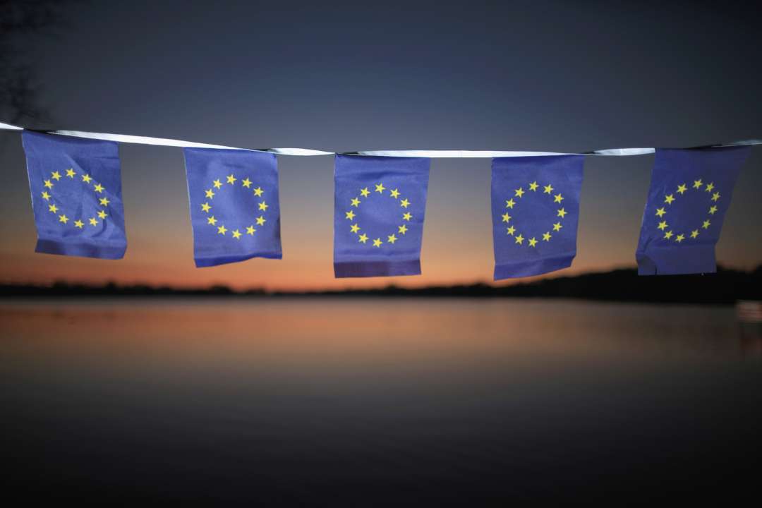 ЄС