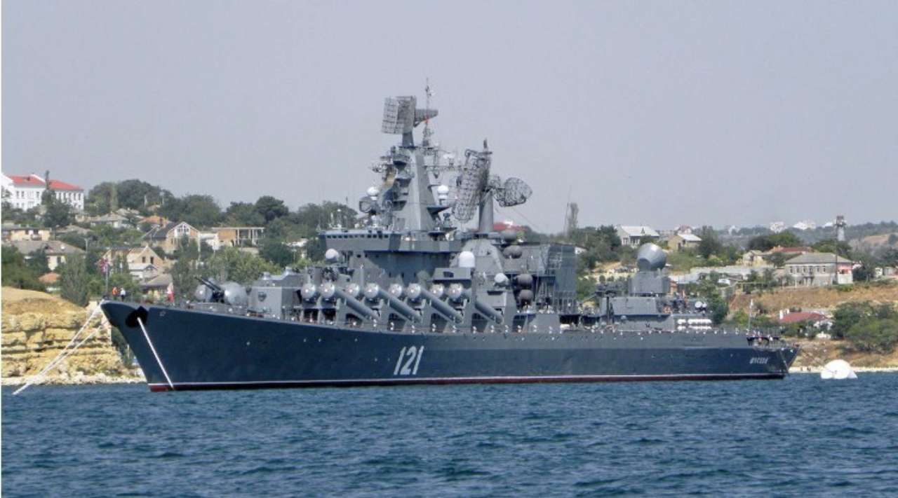 Росія заховала кораблі в укриття