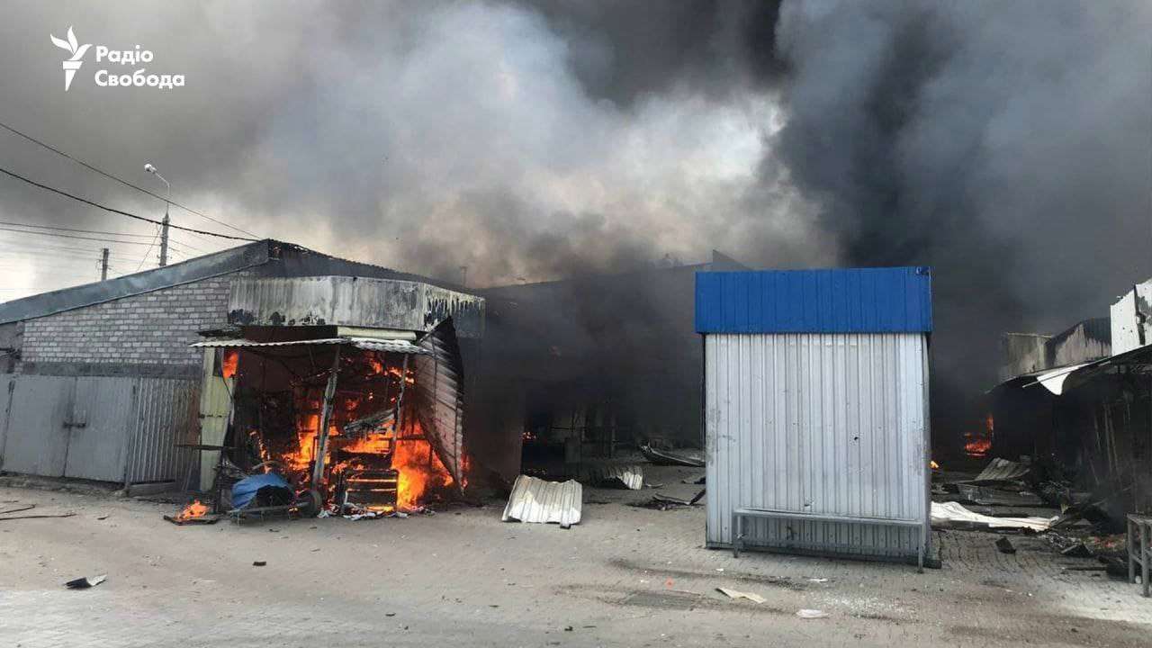 Многочисленные пожары и один погибший: оккупанты обстреляли Славянск/Фото: Радио Свобода Последствия обстрела