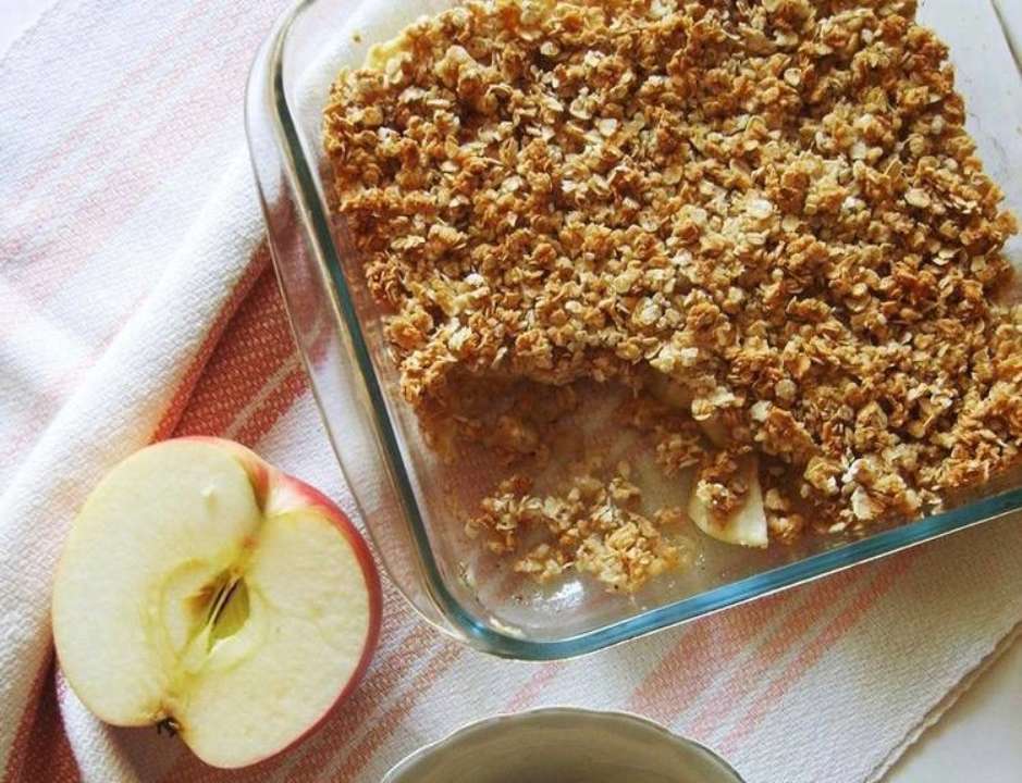 Яблочный завтрак: пошаговый рецепт запеканки с овсянкой/Фото: Pinterest Вкусный и быстрый завтрак: готовим овсяную запеканку с яблоками