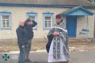 Служба безпеки затримала настоятеля храму УПЦ (МП), який співпрацював з фсб/Фото: СБУ СБУ затримала настоятеля храму, який збирав для фсб розвіддані про оборону Сумщини