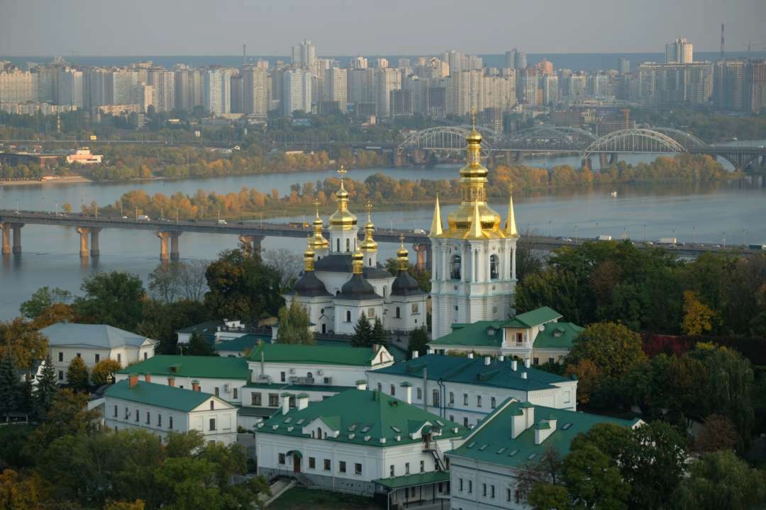 Члены комиссии во время осмотра Лавры нашли странные манекены / Фото: Sean Gallup/Getty Images Члены комиссии во время осмотра Лавры нашли странные манекены / Фото: Sean Gallup/Getty Images